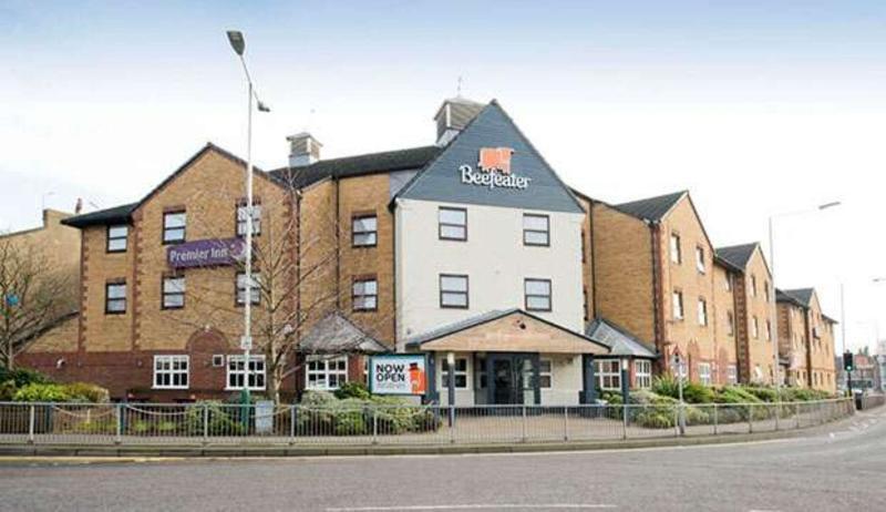 Premier Inn London Romford Central Eksteriør billede