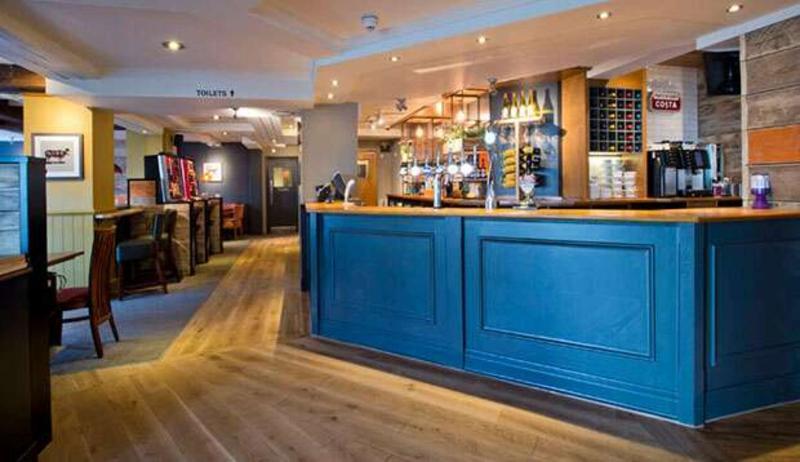 Premier Inn London Romford Central Eksteriør billede