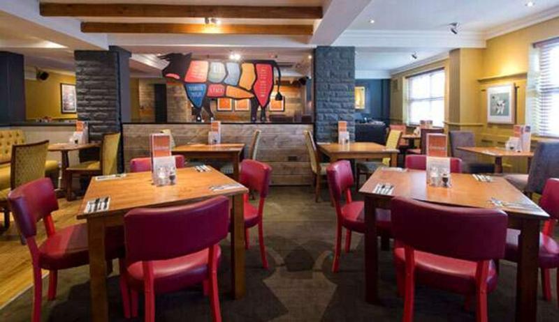Premier Inn London Romford Central Eksteriør billede